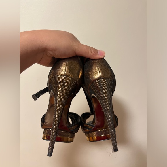 BCBGMaxazria FLORRIE BRONZE METALLIC LEATHER T STRAP HEELS Size  7 1/2 - Picture 3 of 6